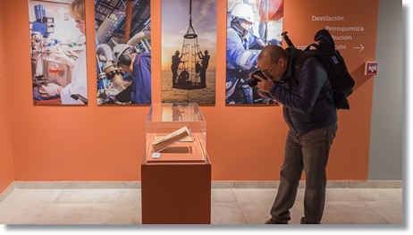 Hombre-tomando-fotograf&iacute;a